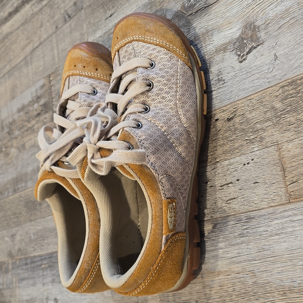 Keen Contour Arch Tan Sneakers | Size 7 - Picture 2 of 8